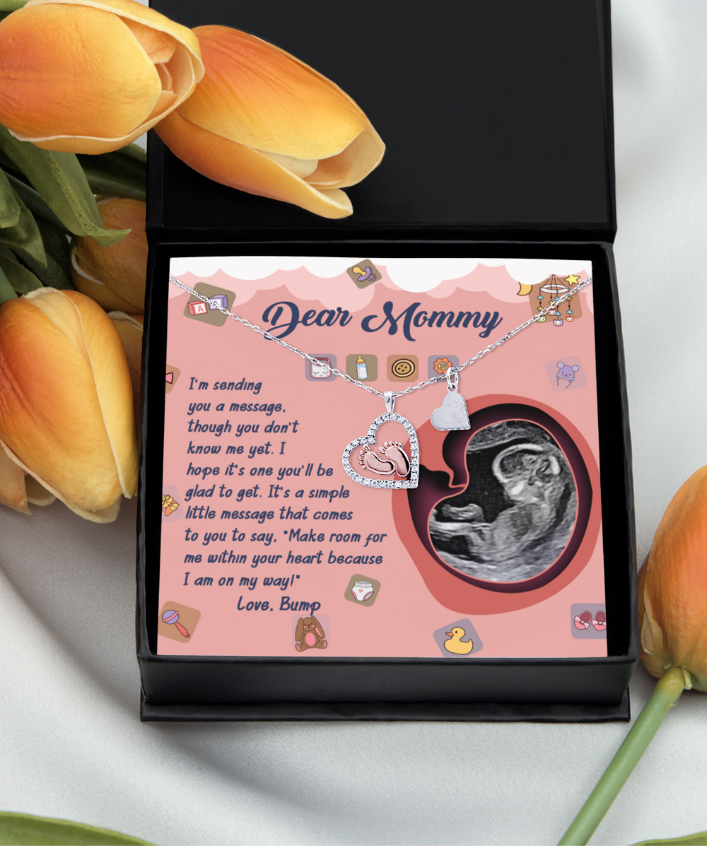 Mom To Be Baby Feet Necklace Gift - I'm On My Way